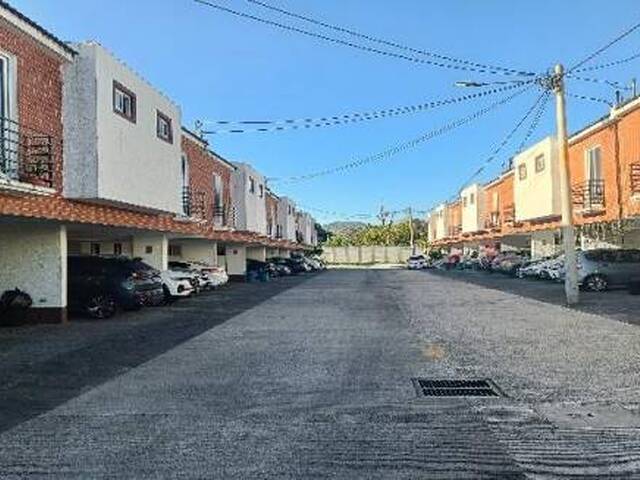 #13 - Casa para Venta en Ciudad de Guatemala - Guatemala